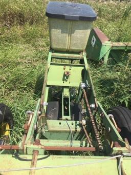 JD 7000 8RW Planter w/Bobalee transport, contour markers, frame mnt. Coulters, corn & bean units