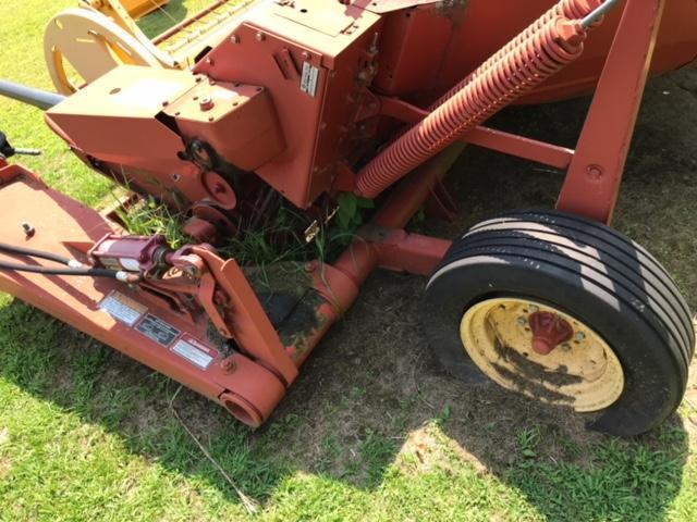 NH 488 9? Haybine w/cylinder, 540 pto, chevron rolls, man. Swing tongue, ser.#899635