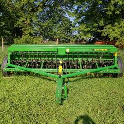 JOHN DEERE 450 END WHEEL GRAIN DRILL W/ GRASS SEED