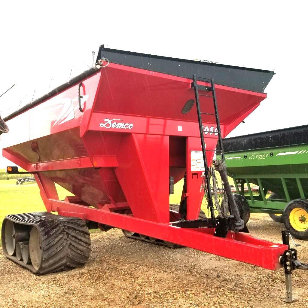 DEMCO 1050 TRACK GRAIN CART