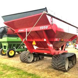 DEMCO 1050 TRACK GRAIN CART