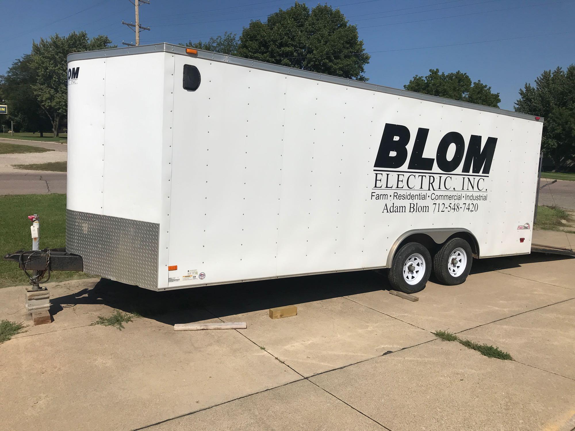 WELLS CARGO ENCLOSED TANDEM JOBSITE TRAILER