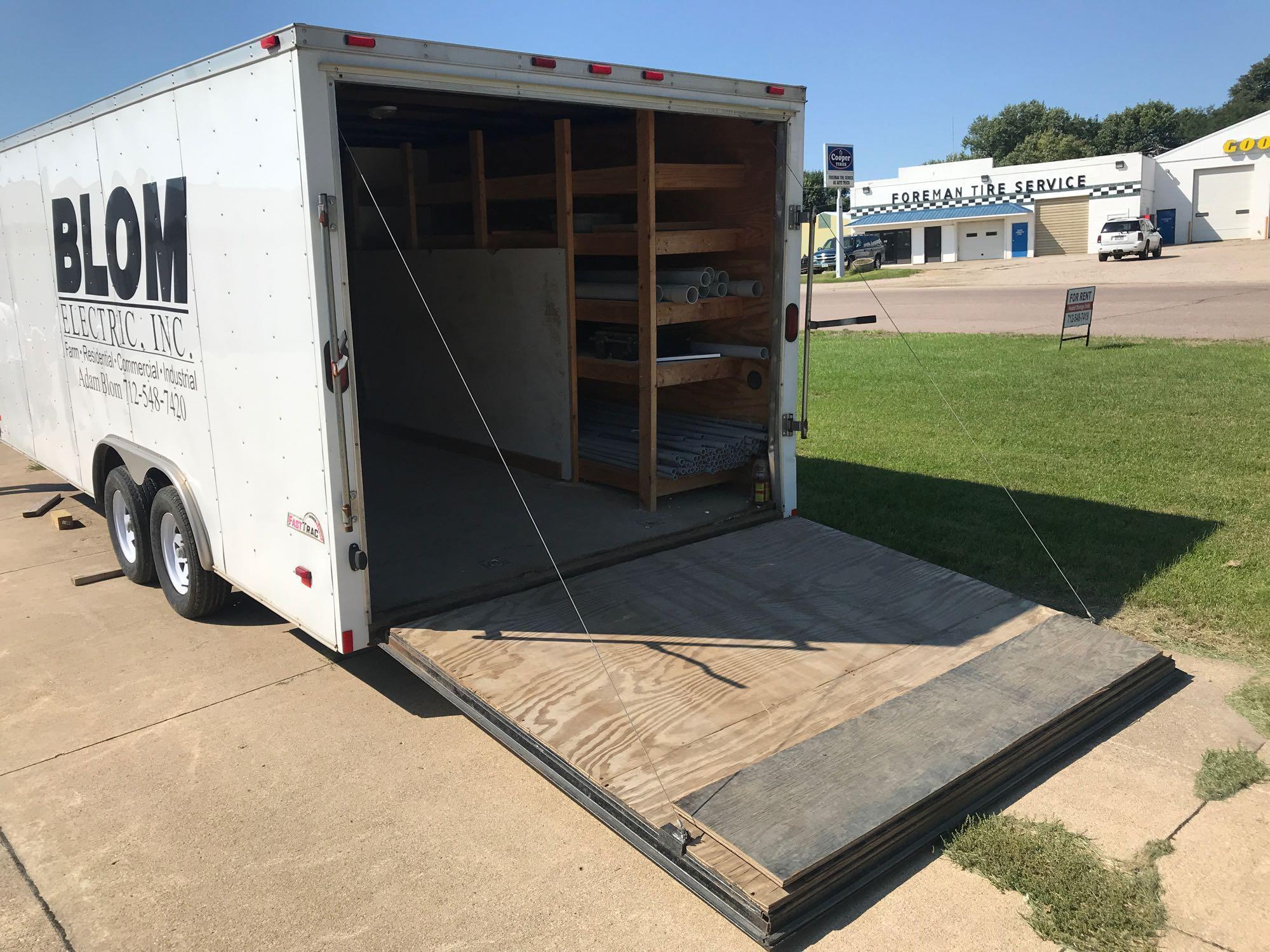 WELLS CARGO ENCLOSED TANDEM JOBSITE TRAILER