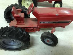 ASSORTMENT 1/16 IH/TRUSCALE TRACTORS