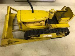 ASSORTMENT CATERPILLAR CRAWLER ROAD MAINTAINERS