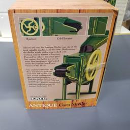 JOHN DEERE ANTIQUE "CORN SHELLER"