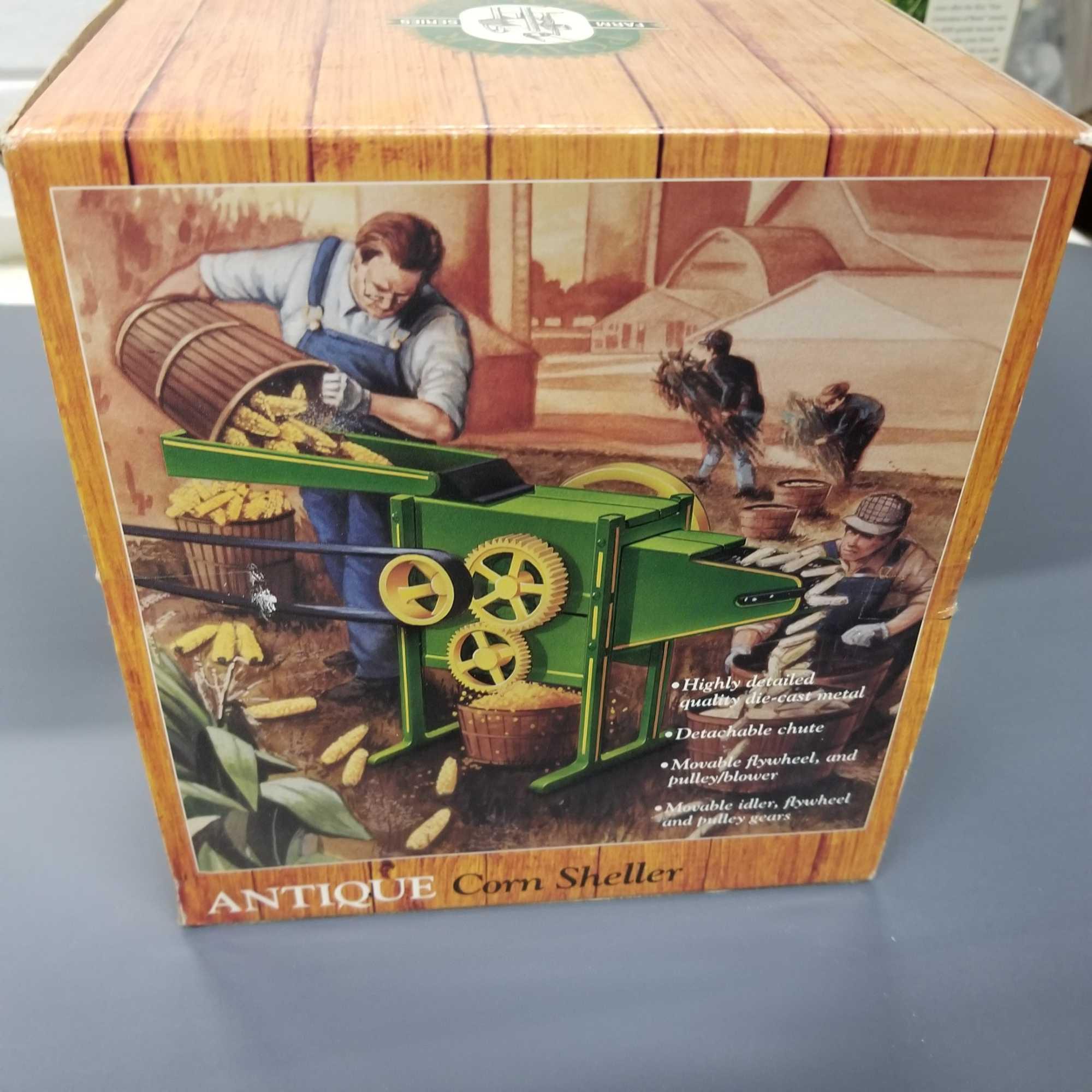 JOHN DEERE ANTIQUE "CORN SHELLER"