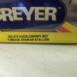 BREYER 472 HUCKLEBERRY BEY