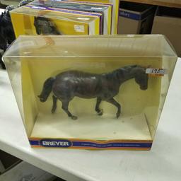 BREYER 445 JOHN HENRY FAMOUS RACE HORSE