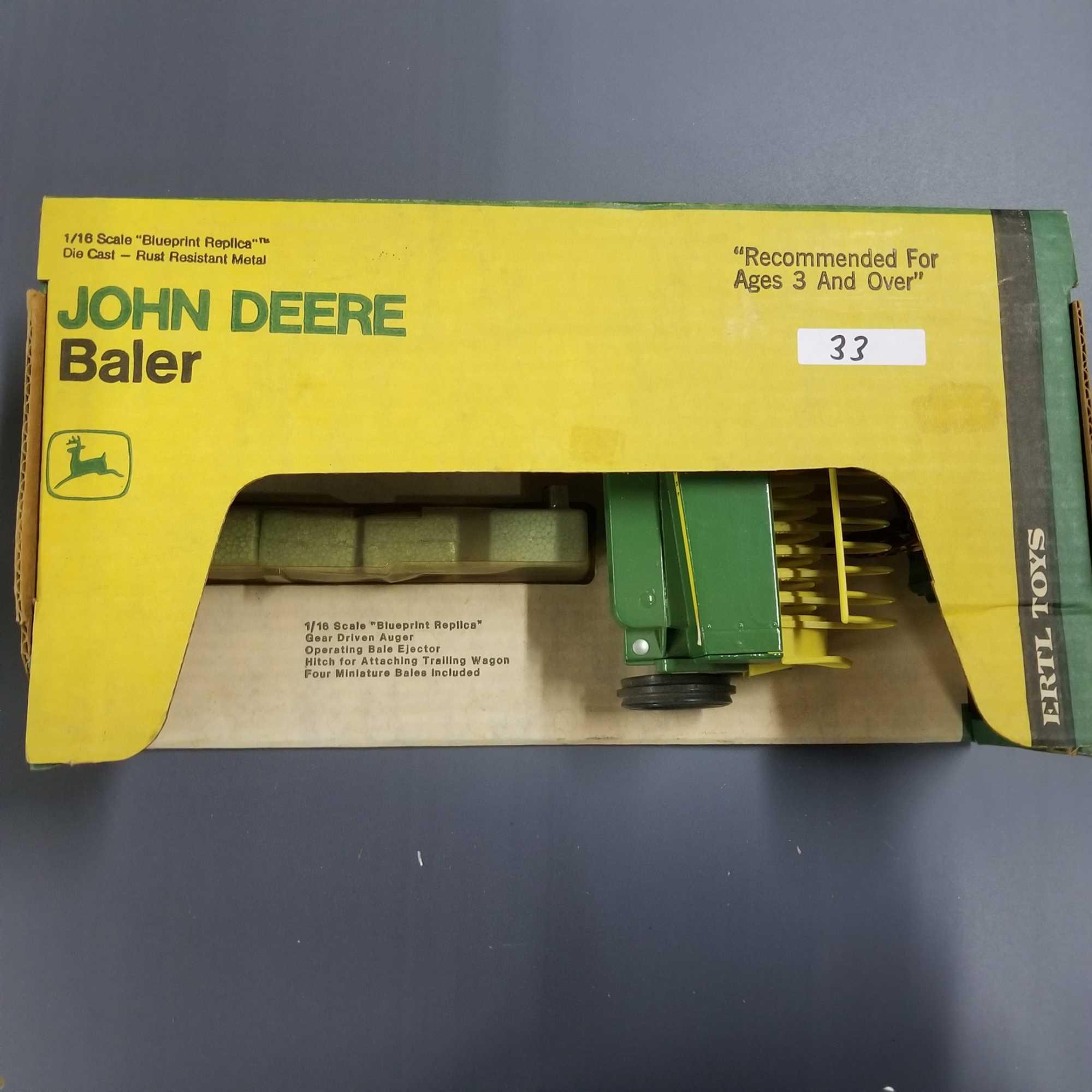 JOHN DEERE SQUARE BALER WITH THROWER