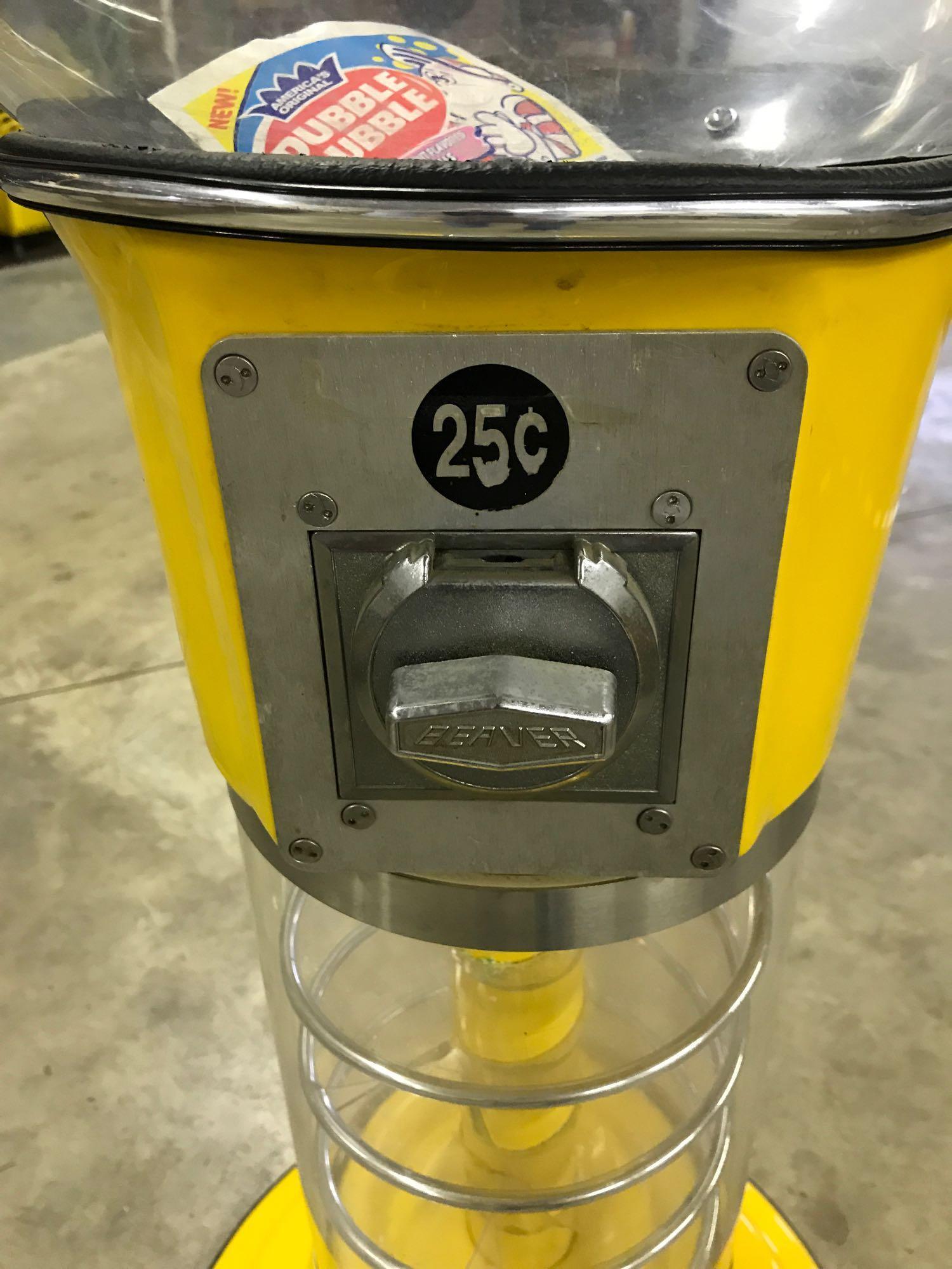 "BEAVER" GUMBALL MACHINE 25 CENTS YELLOW