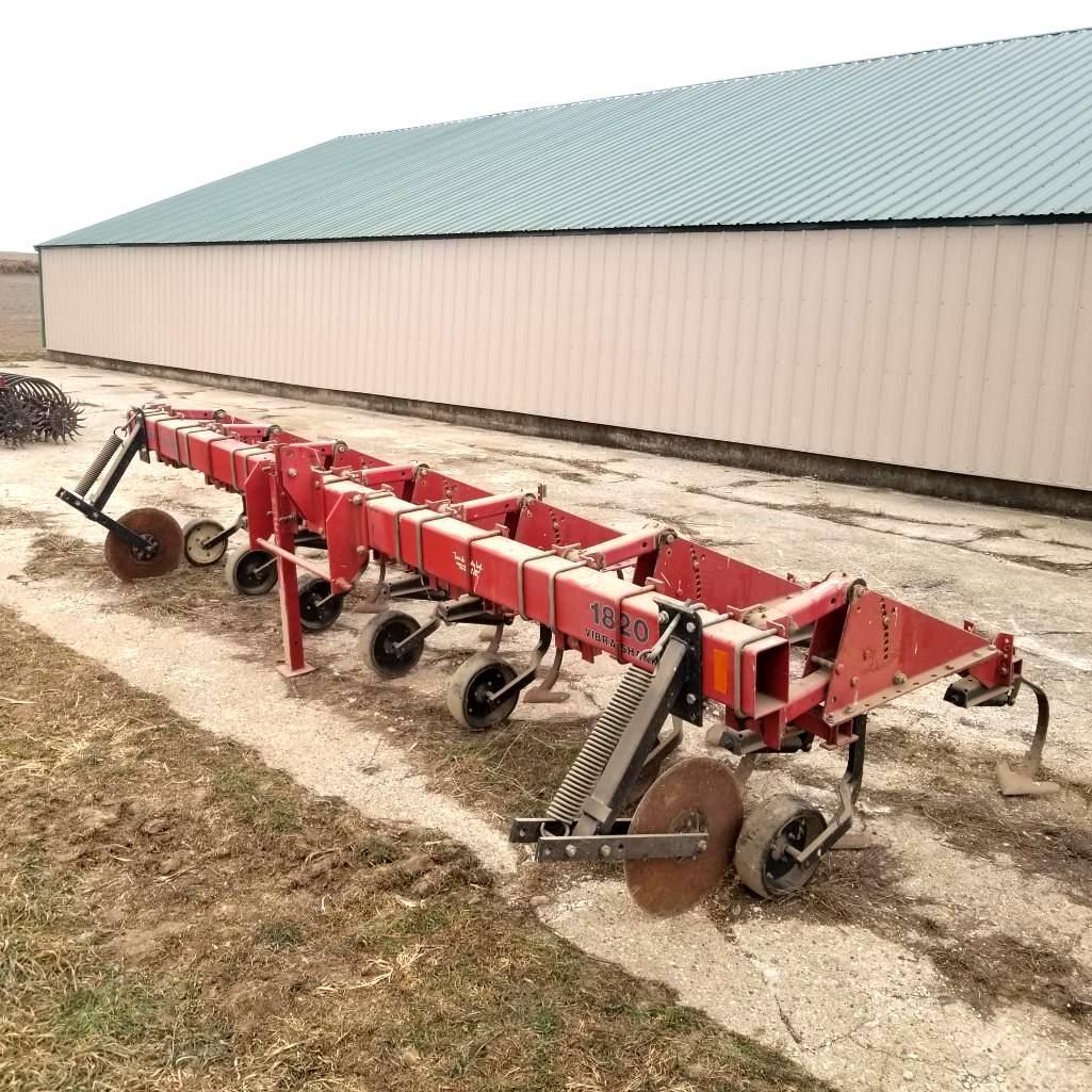 Case IH 1820 6x30 Row Crop Cultivator