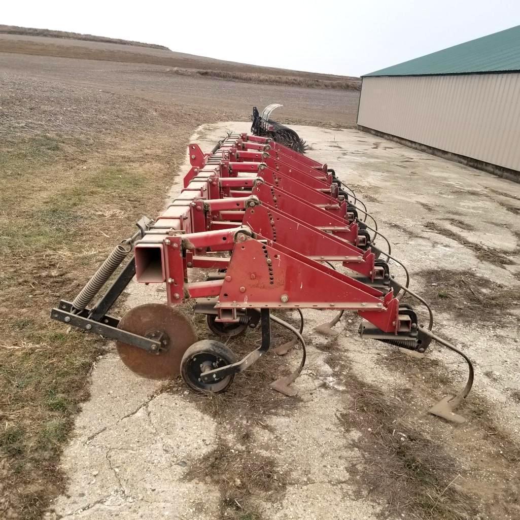 Case IH 1820 6x30 Row Crop Cultivator