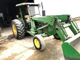 1980 JOHN DEERE 2440 DIESEL TRACTOR W/John Deere 146 Loader