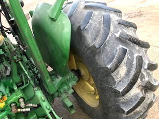 1980 JOHN DEERE 2440 DIESEL TRACTOR W/John Deere 146 Loader