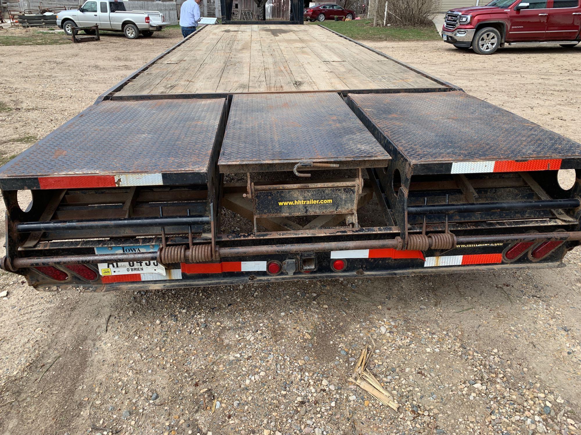 H & H 8' x 25' plus 5 feet, Tri-Axle 5th wheel trailer