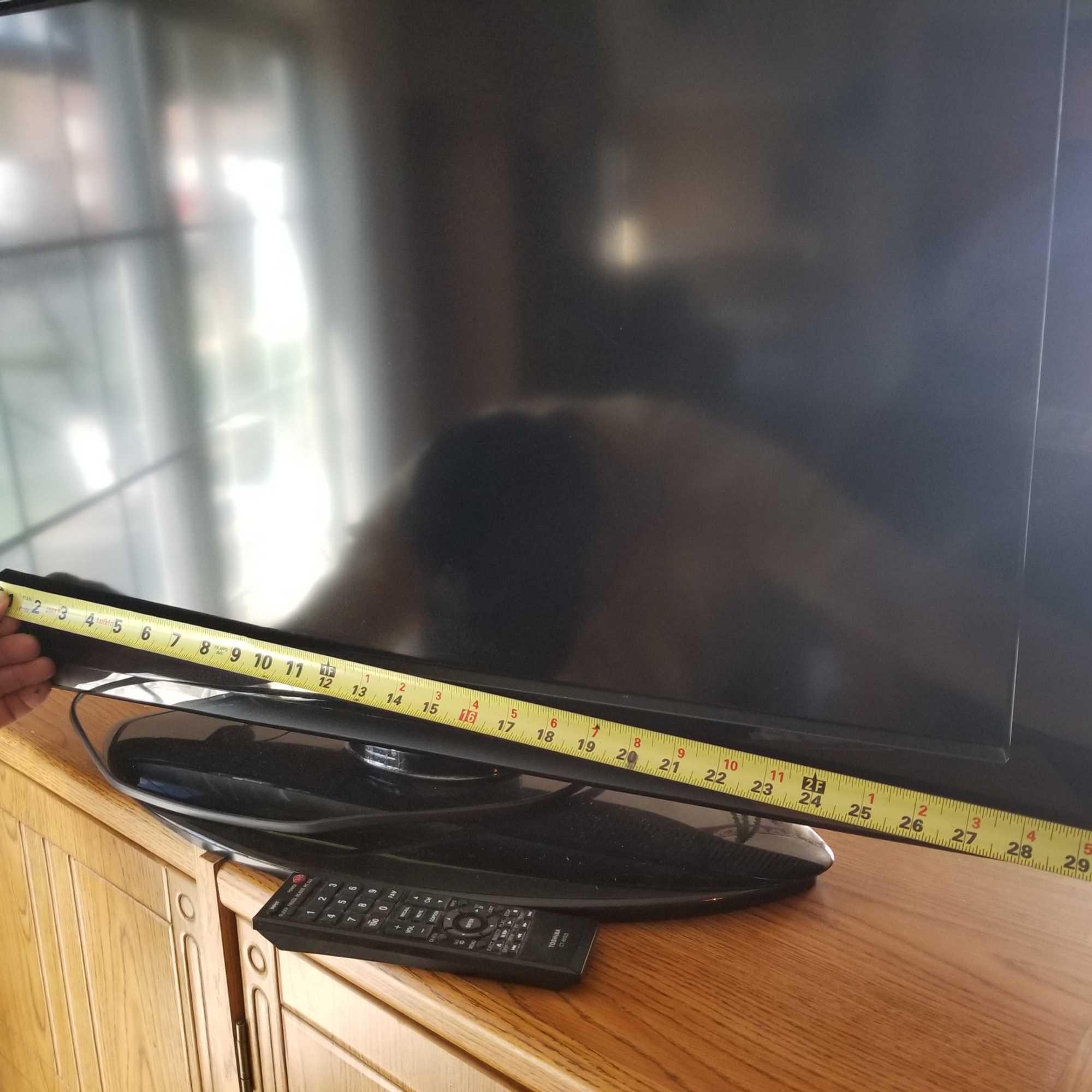 Toshiba 32 inch Flat Screen TV with Stand