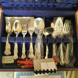 Wm. Rogers Silverware Set