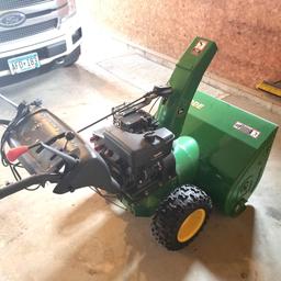 John Deere 1332DDE Walk Behind Self Propelled Snow Blower