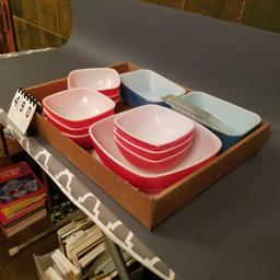 Assortment Large/Medium Square and Oblong Refrigerator Dishes