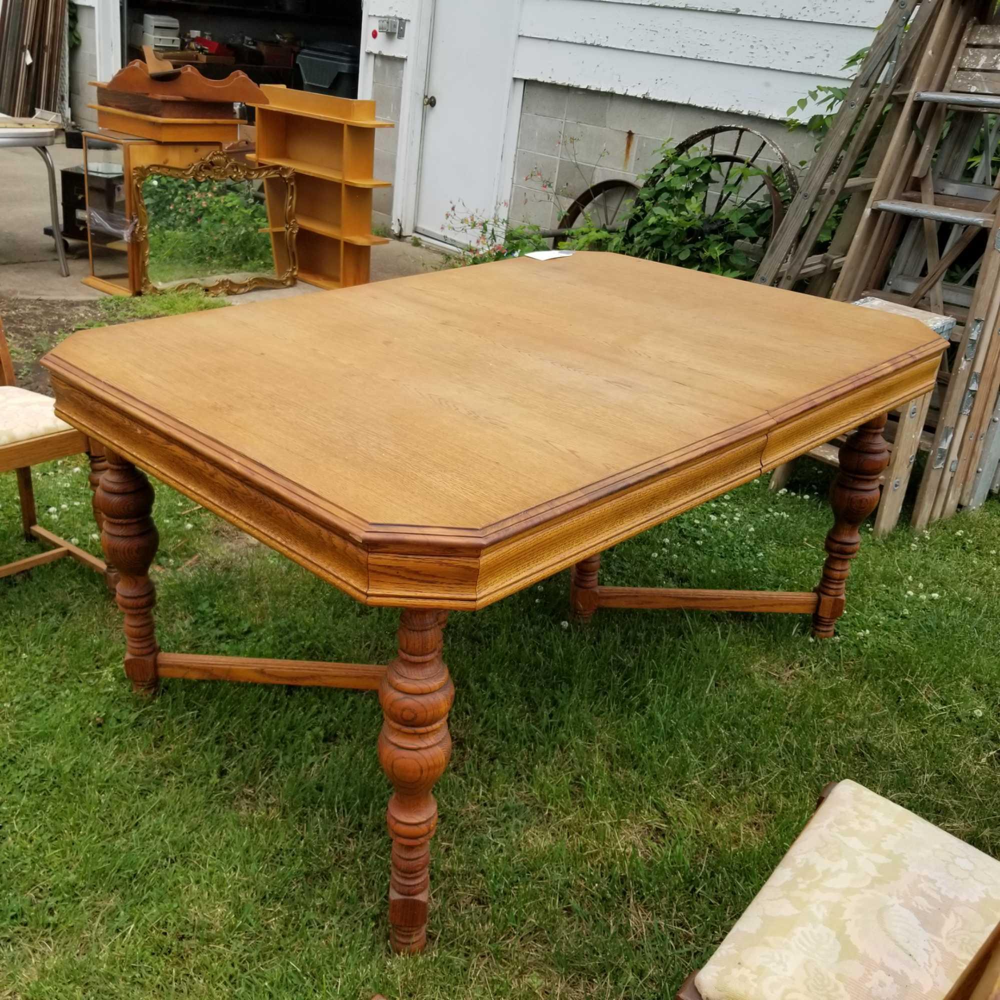 40x60 Split Pedestal Table and 8 Chair Set