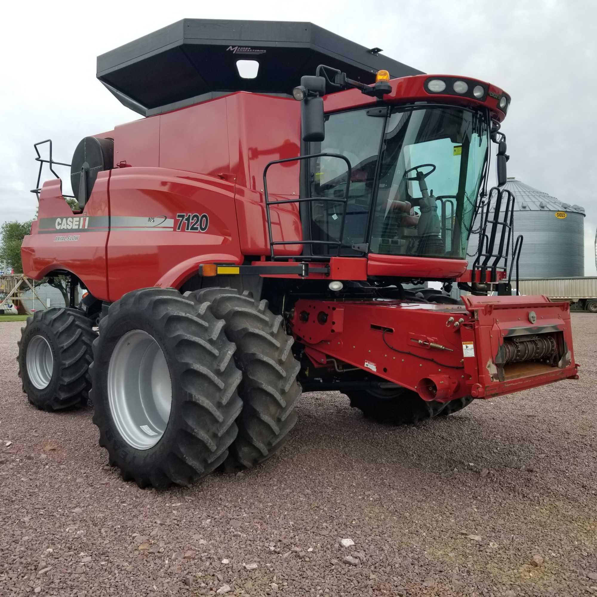 CaseIH 7120 Combine 2wd 2174/1612 hours