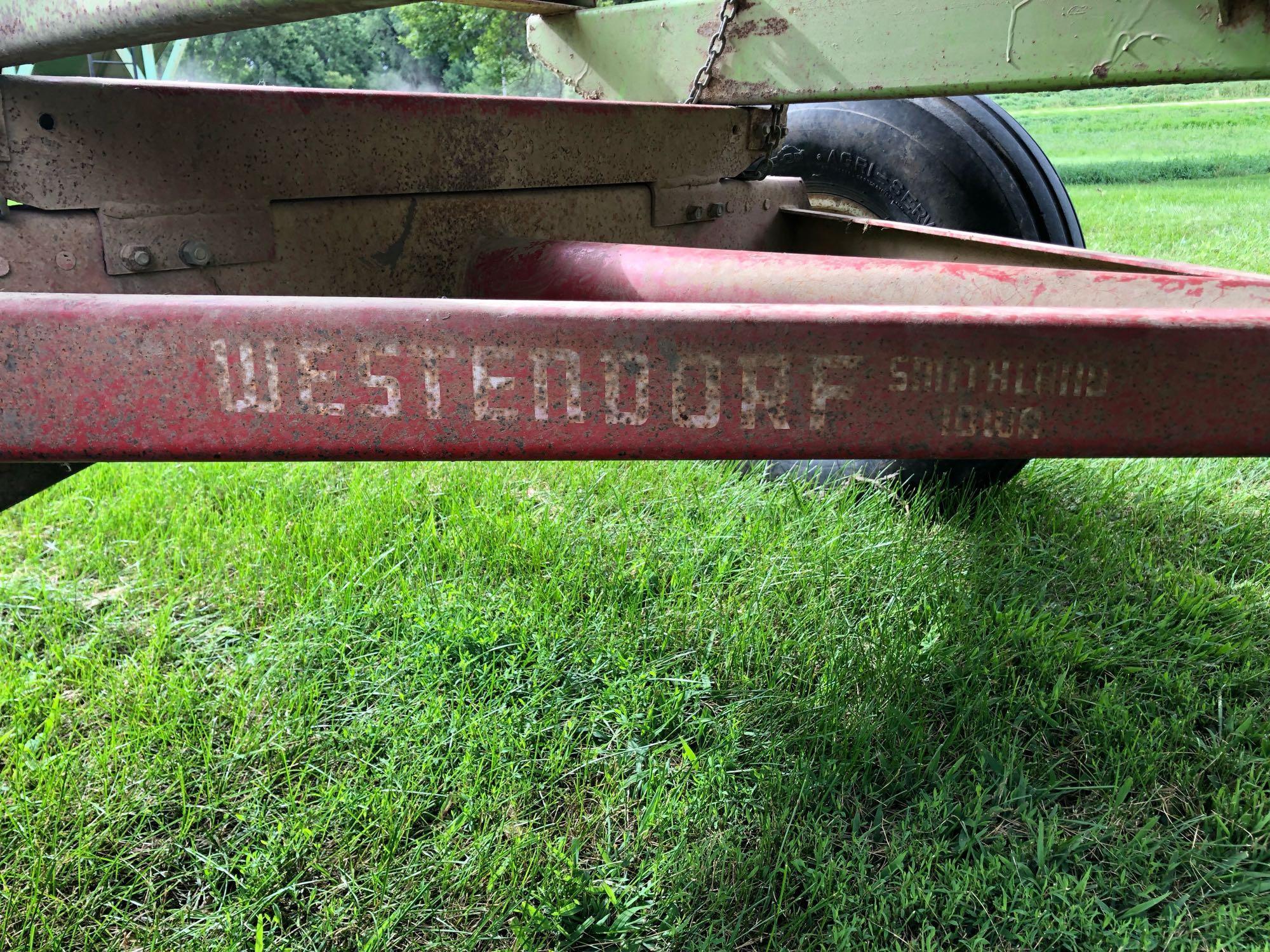 Parker 250bu Gravity Box on Westendorf Running Gear