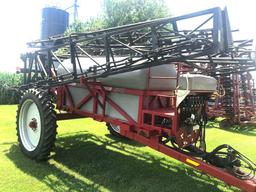 Redball 670 Sprayer 1200g Poly Tank 90' Boom