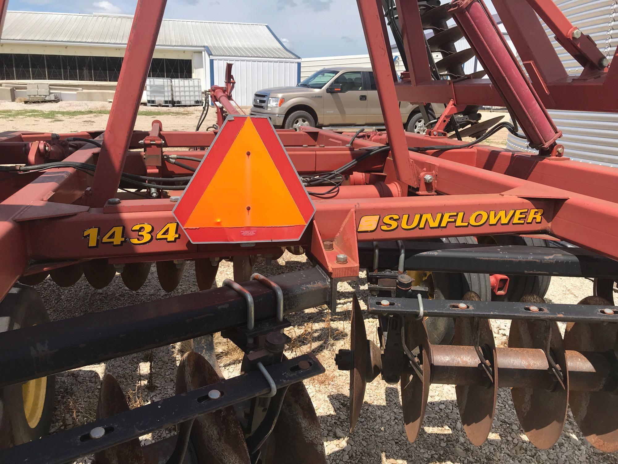 Sunflower 1434 Tandem Disk 36'