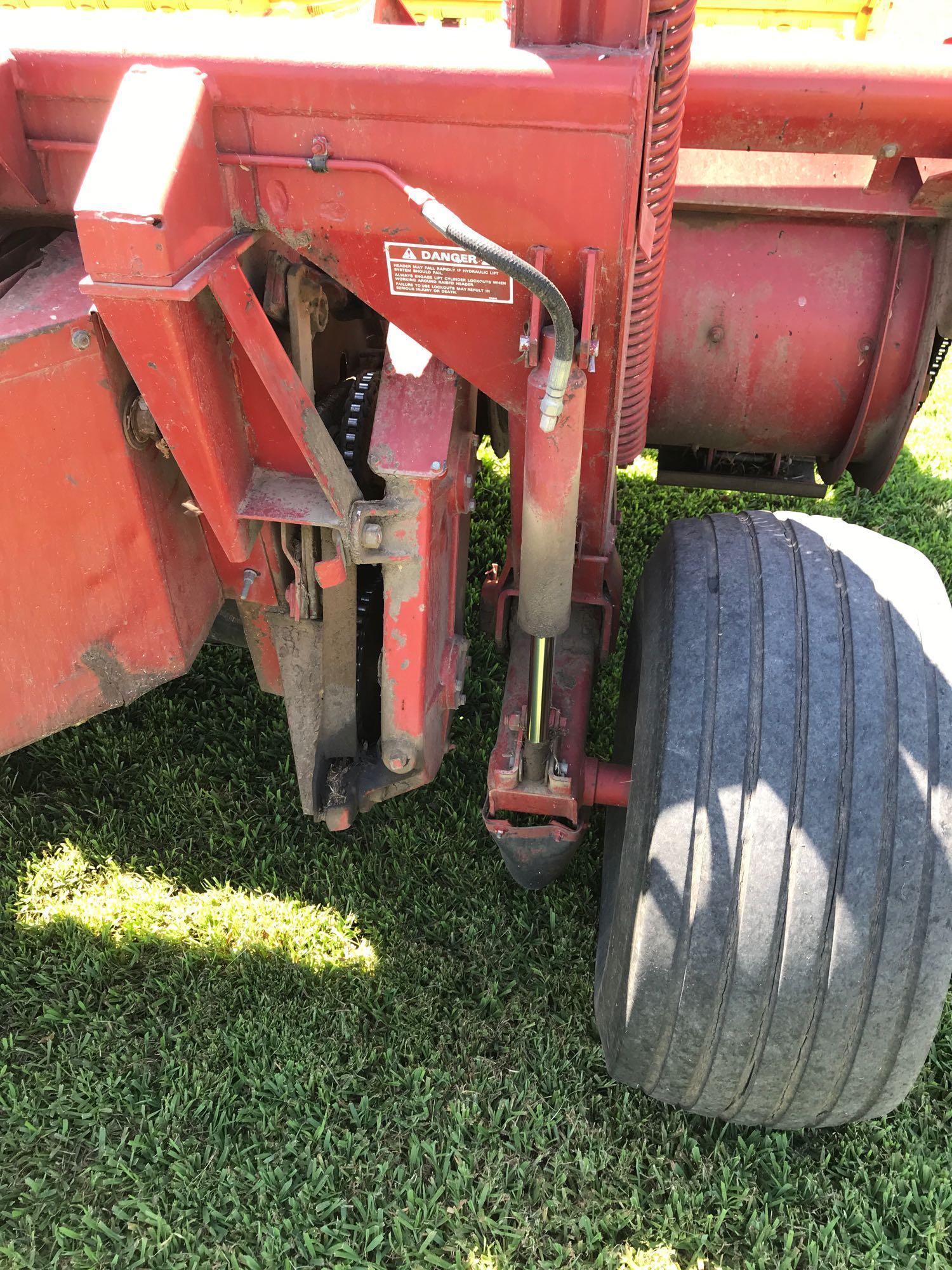 New Holland 116 Haybine Center Pivot 14' Windrower/Conditioner