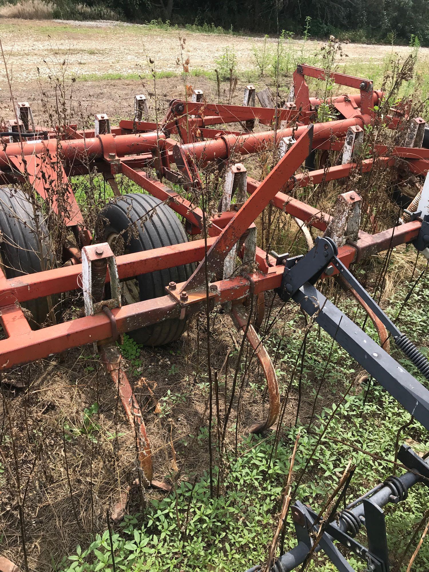 Wilrich 2500? Pul Type 30' Field Cultivator