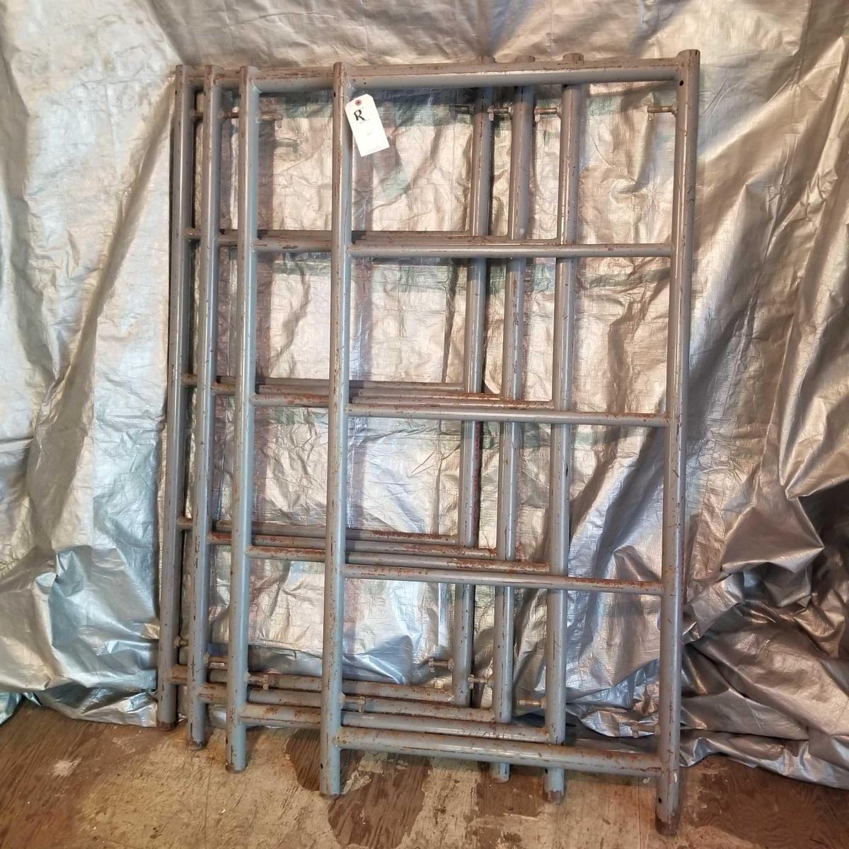 1/2 Width Scaffolding Set