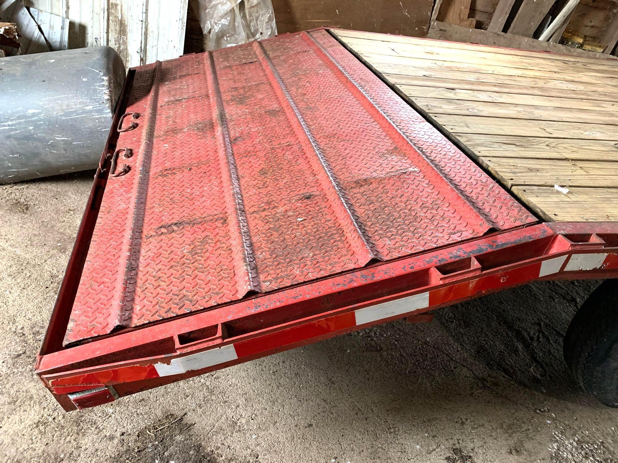 1996 8x24 Featherlite Gooseneck Flat Deck Trailer