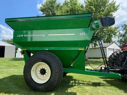 J & M 620-14 Corner Auger Grain Cart