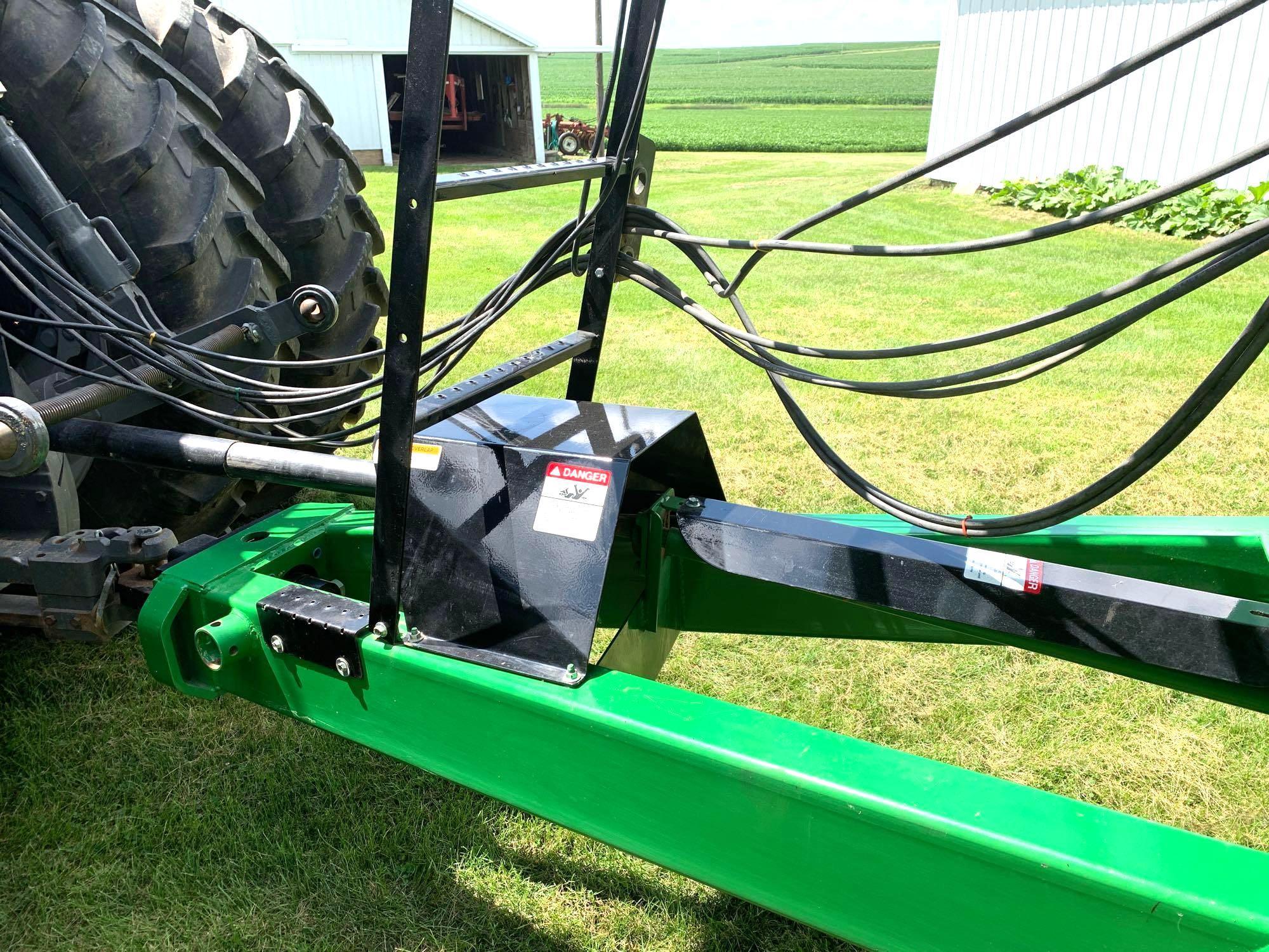 J & M 620-14 Corner Auger Grain Cart