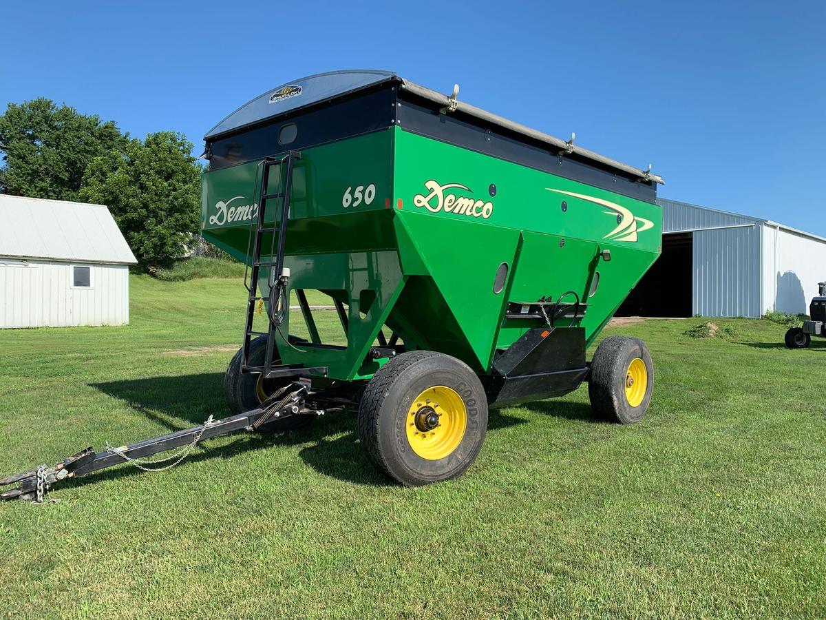 2014 Demco 650 bu Gravity Box and Running Gear