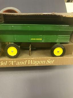 1/16 Scale 1934 JD A Tractor and Wagon Set - NIB