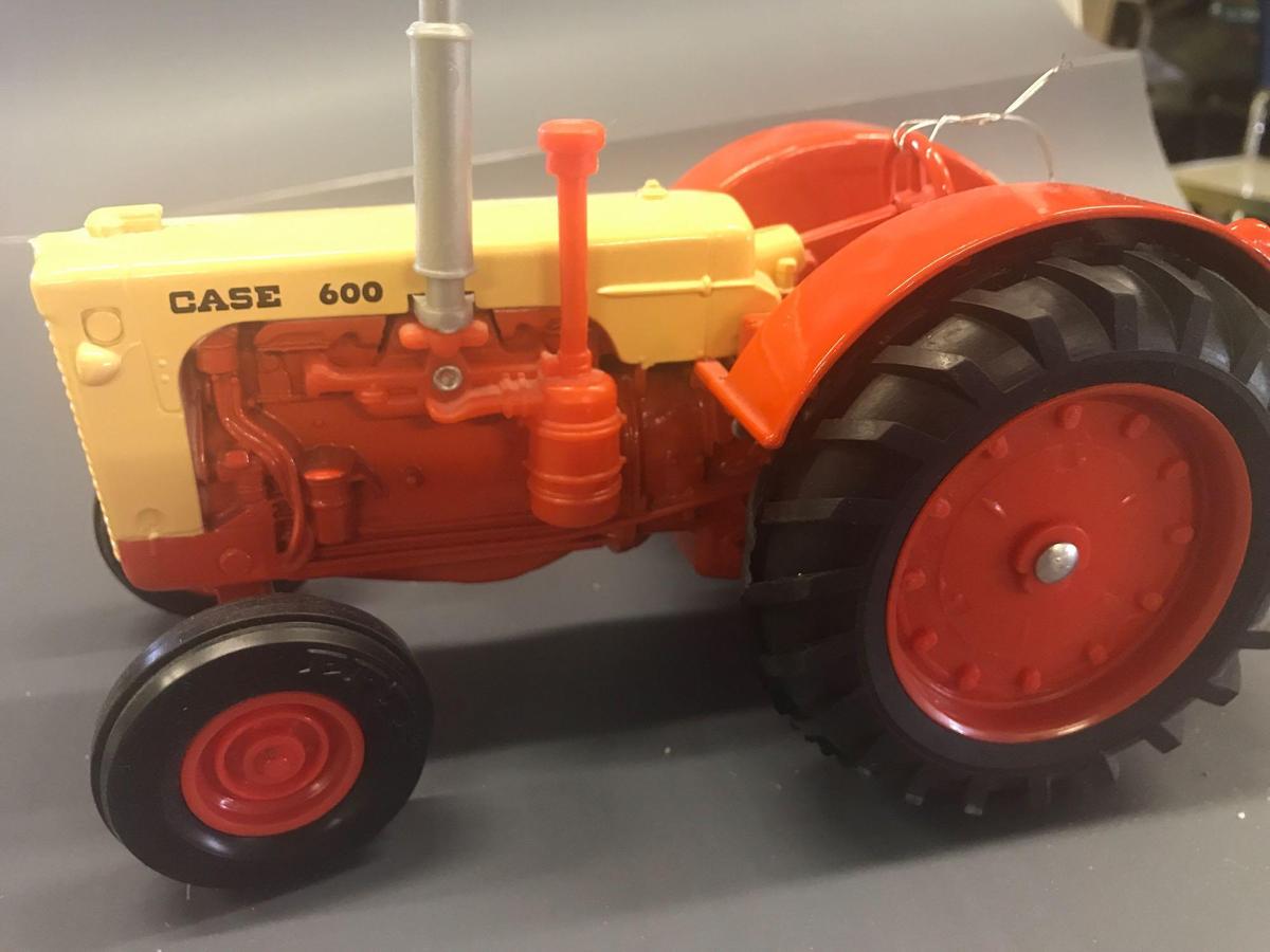 Ertl 1/16 Case 600 Tractor