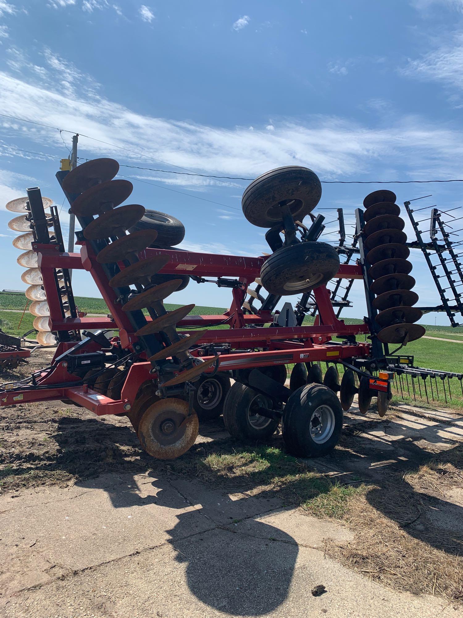 CaseIH Model 340 Tandem Disk Harrow 25'