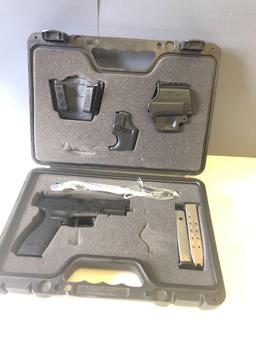 Springfield XD40 .40 cal. Hand Gun -Like new in hard case.