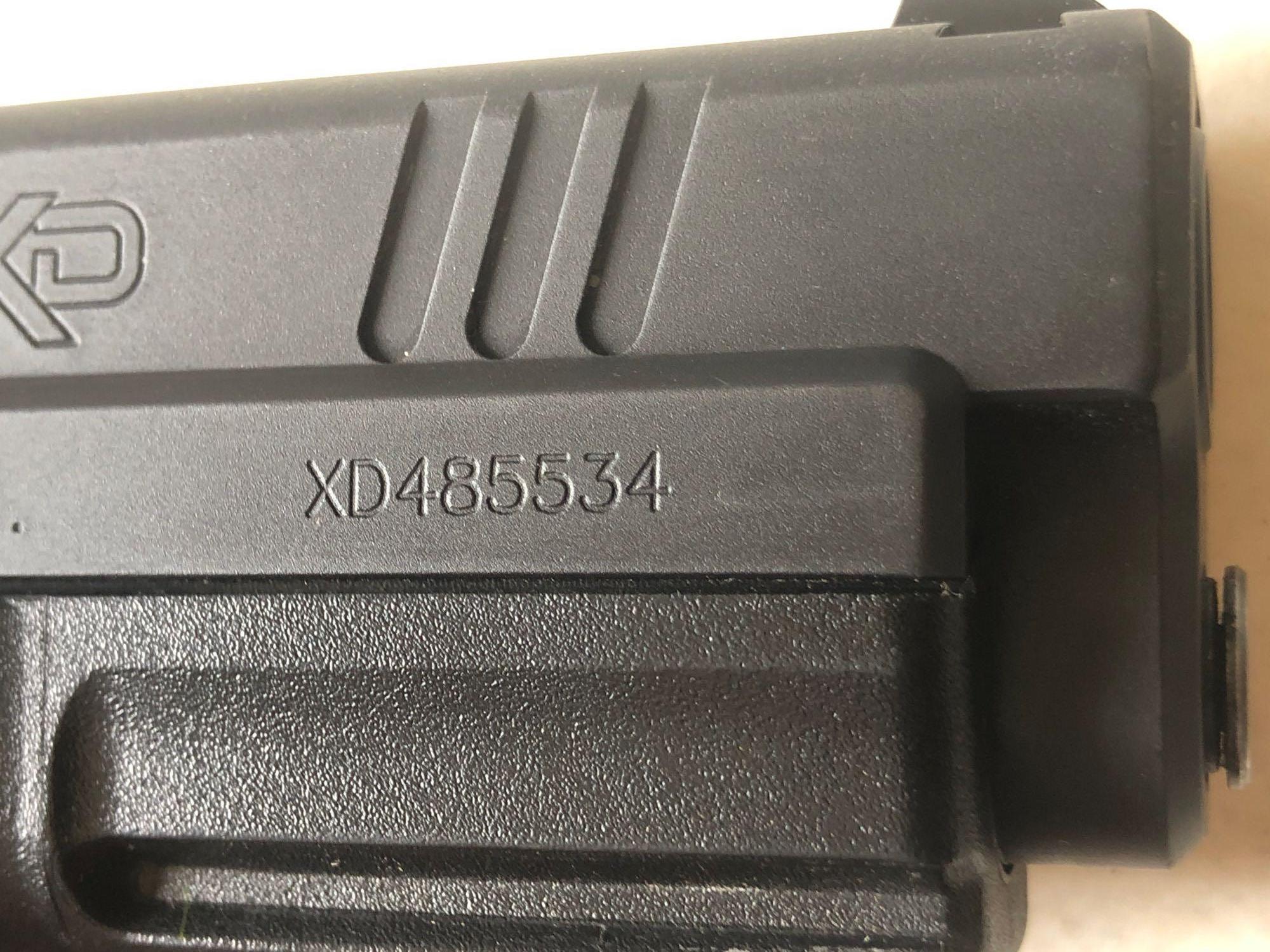 Springfield XD40 .40 cal. Hand Gun -Like new in hard case.