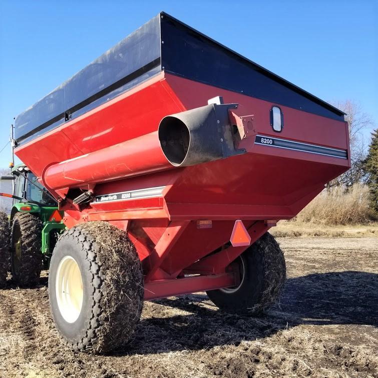 Unverferth GC-8200 Grain Cart, 850 bu., Corner Auger