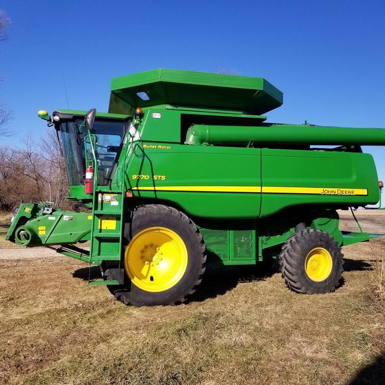 2011 John Deere 9770 Self Propelled Combine 2wd