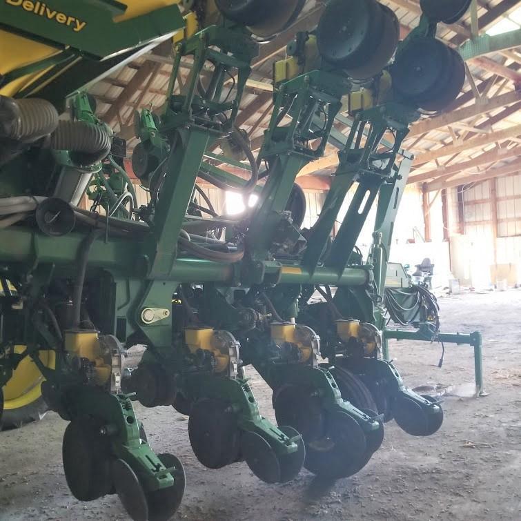 2010 John Deere 1790 CCS 12/23 Split Row Planter