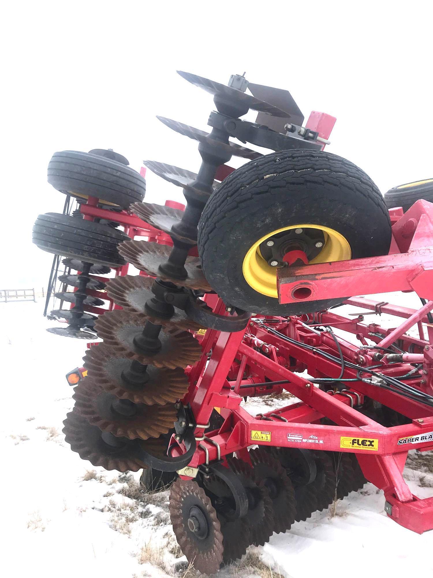 2011 Sunflower 6630 24' Vertical Till with Basket