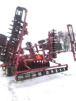 2011 Sunflower 6630 24' Vertical Till with Basket