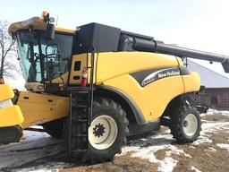 2003 New Holland CR940 Combine