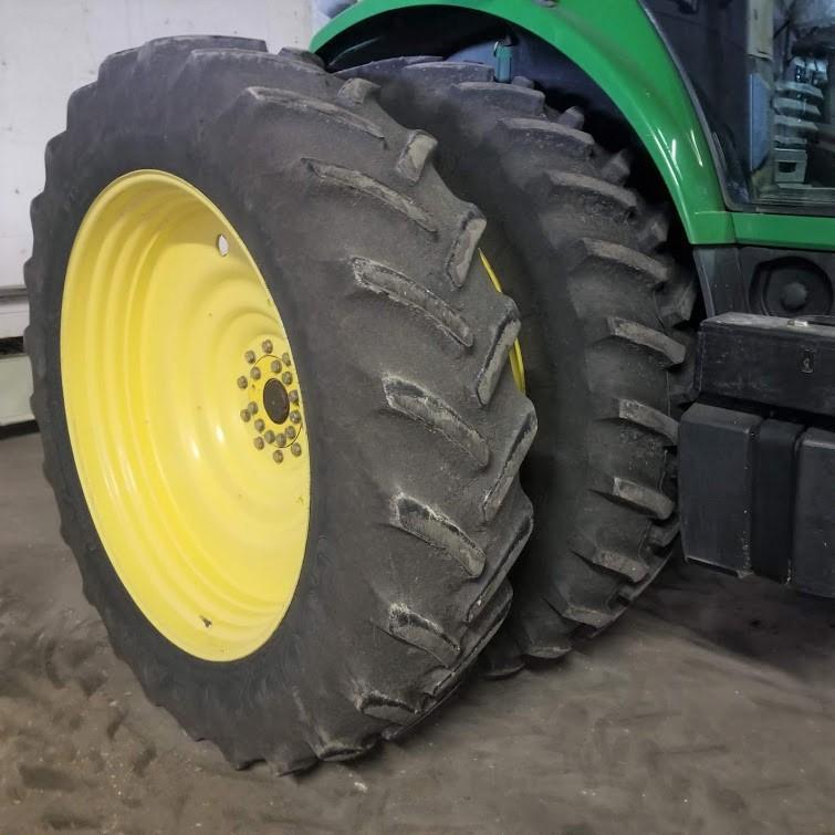 2002 John Deere 8420 MFD Tractor