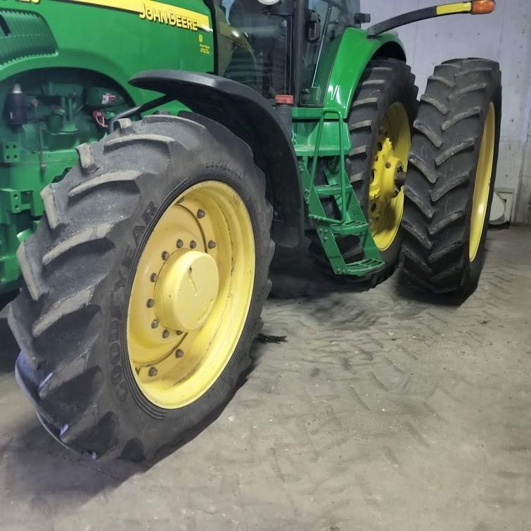 2002 John Deere 8420 MFD Tractor