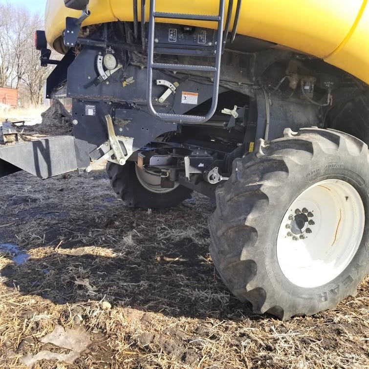 2004 New Holland CR960 Combine 2wd